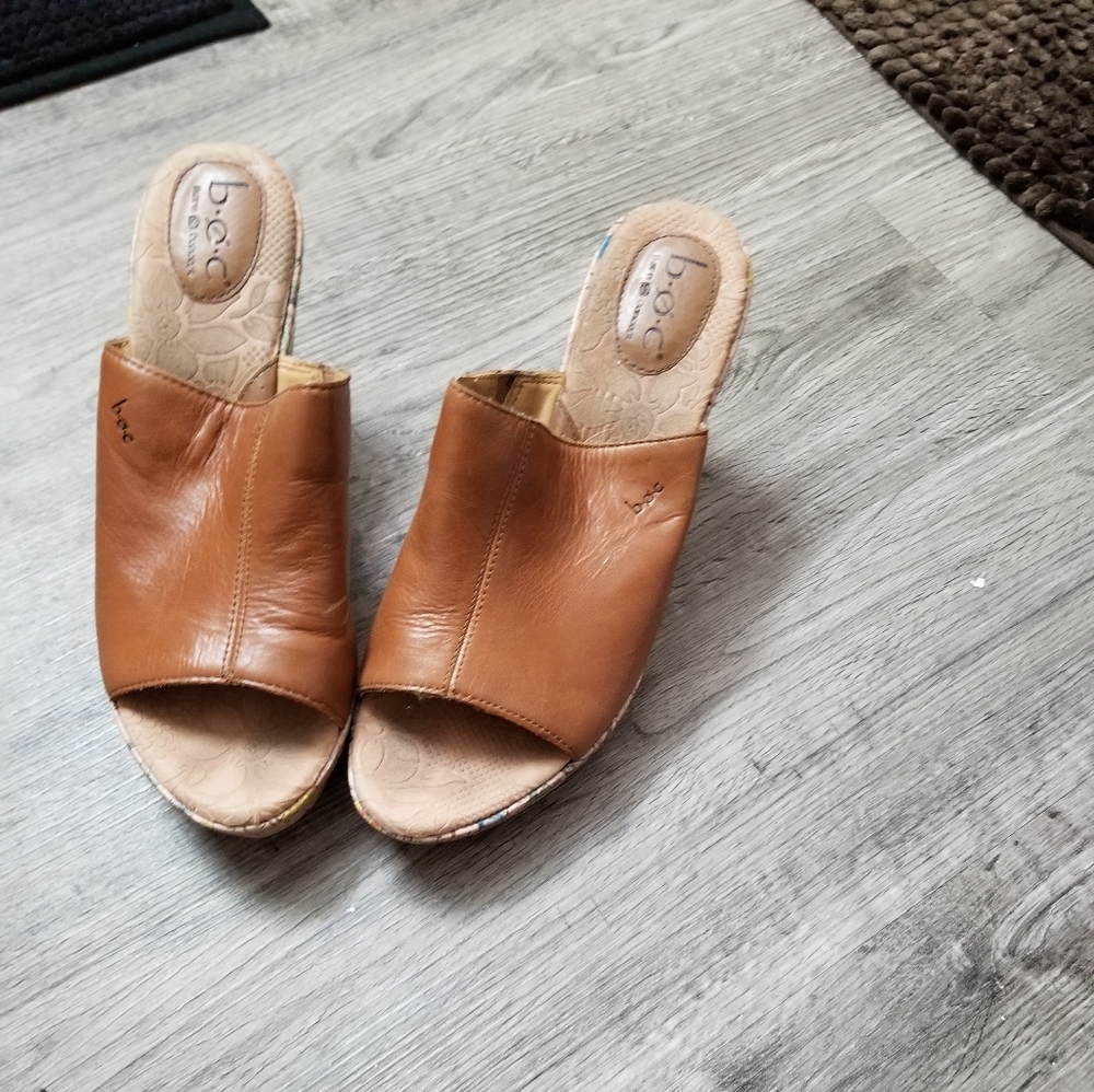 SHOE'S - Picture 4 of 8